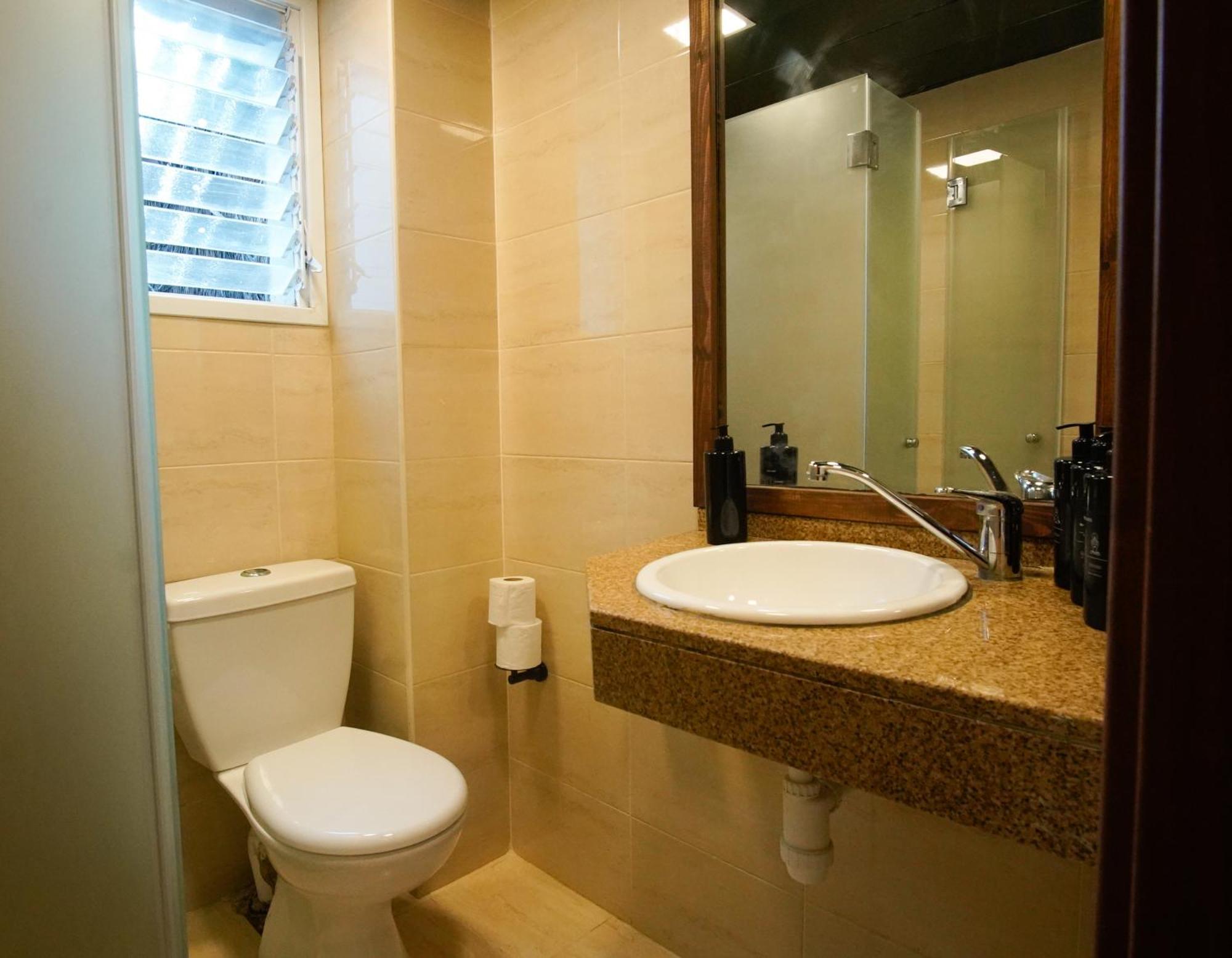 Selina Frishman Tel Aviv Hotell Rum bild